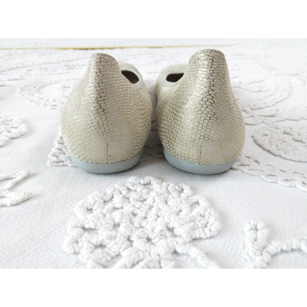 Wolky Metallic Champagne Silver Snakeskin Ballet Flats 39 8.5 Comfort Slip Ons